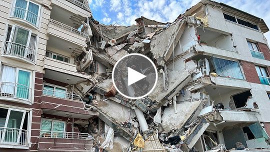 Edificio destruido por el terremoto del 6 de febrero de 2023 en la provincia de Hatay, en Turquía. Foto: Hilmi Hacaloğlu / Wikimedia Commons