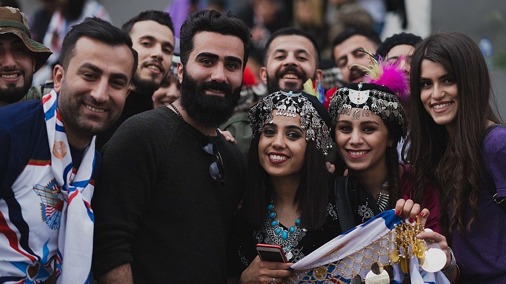 Los asirios iraquíes luchan por la libertad de expresión entre amenazas políticas y extremistas